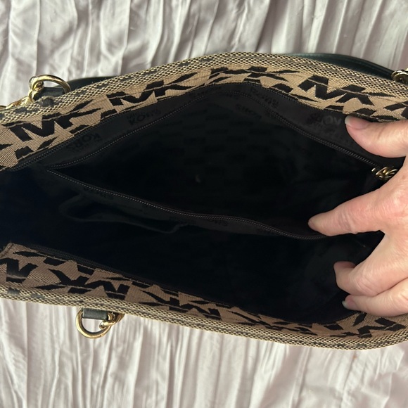 Michael Kors Jet Set Black Beige Tote Signature Canvas with chain straps - Picture 4 of 7